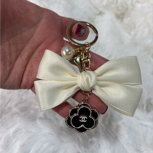COPY - CC flower keychain with cream bow and faux pearl pearl